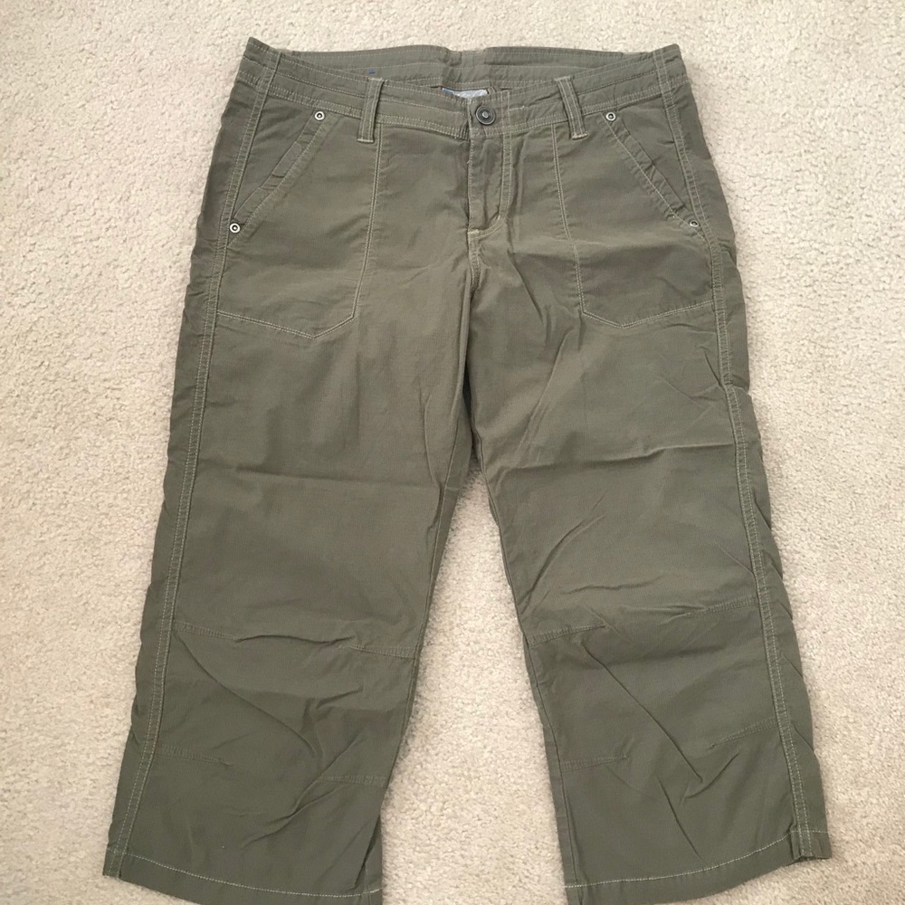 Khaki Kuhl Capri Pants 10